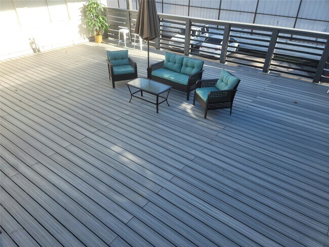 Building Photo - 306 North St