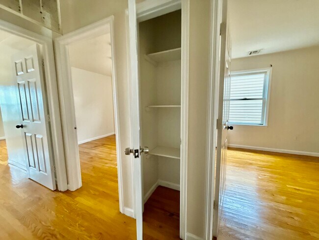 Building Photo - 45 Terhune Ave