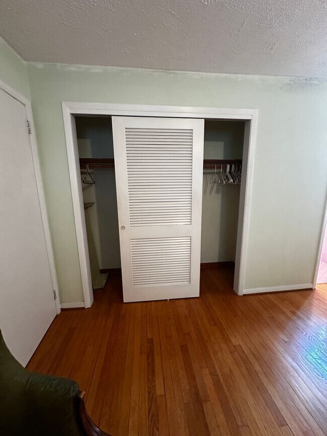 Building Photo - Partially furnished 3 bed/ 1.5 bath - Morristown, TN