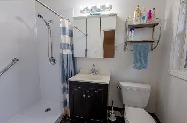 Building Photo - 5454 Brantford Ave