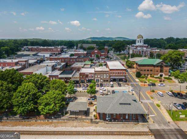 Building Photo - 10 Felton St