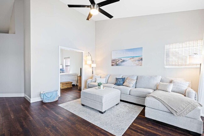 Building Photo - BEAUTIFUL COACH HOME AT WINDSOR PLACE IN B...