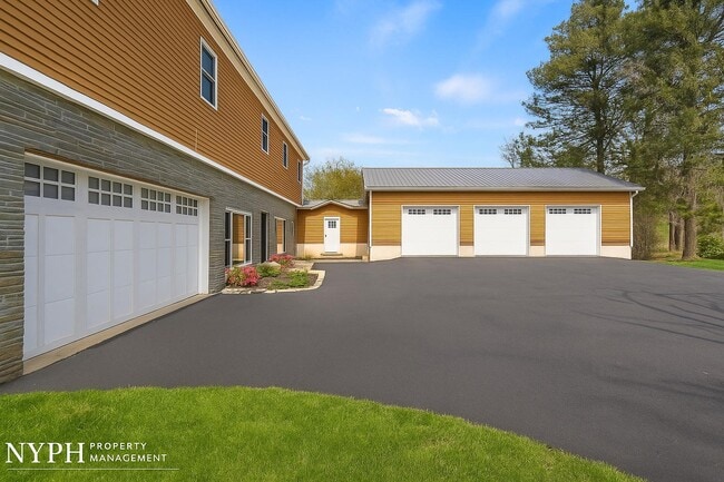 Building Photo - 5113 Cedarvale Rd
