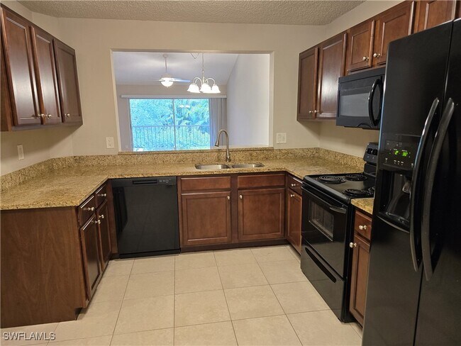 Building Photo - 605 Squire Cir