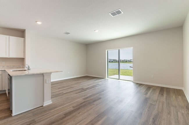 Building Photo - 3 Bedroom Townhome - Star Farms