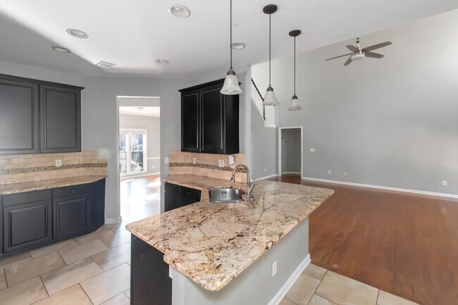 Building Photo - 13065 Tidewater Crossing