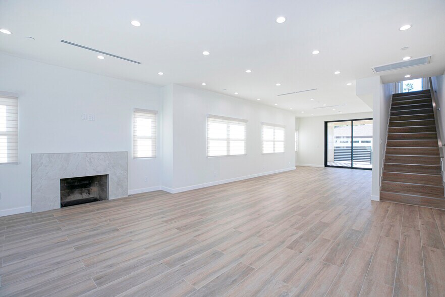 Building Photo - 1345 Winchester Ave