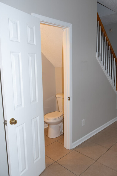 Downstairs Bath - 13300 Morris Rd