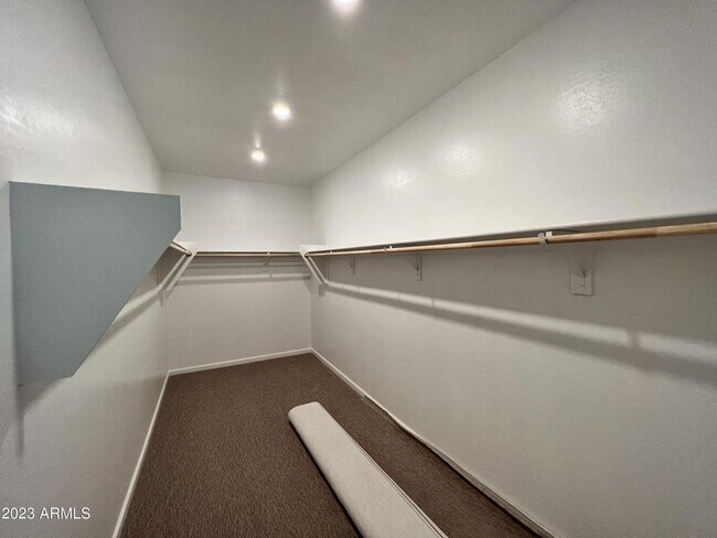 Building Photo - 2055 E Brooklyn Dr