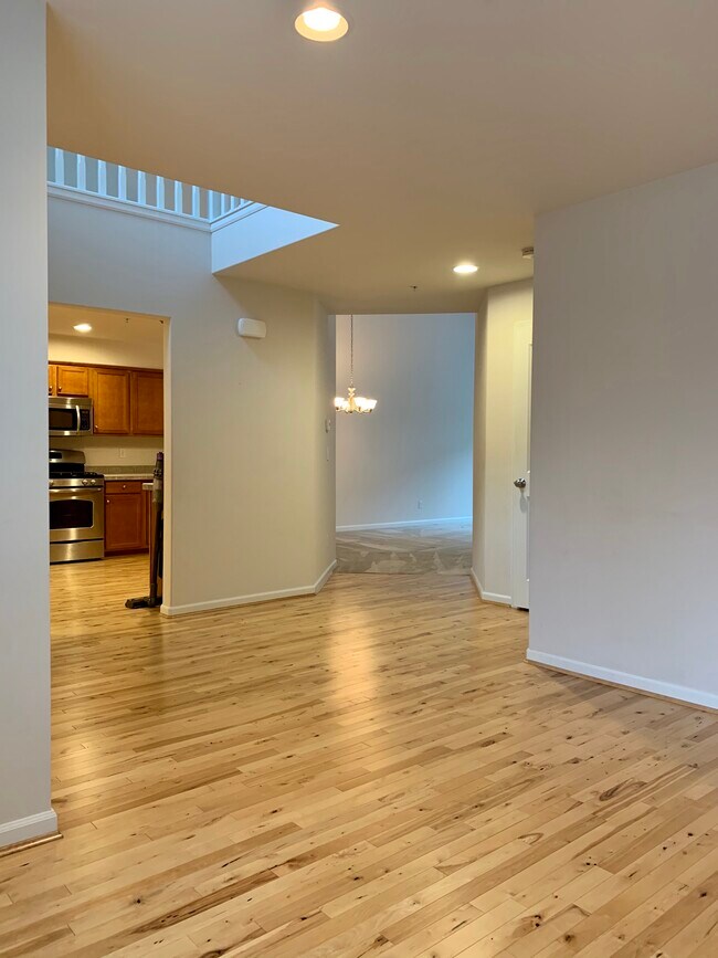 Building Photo - 2514 85th Dr NE