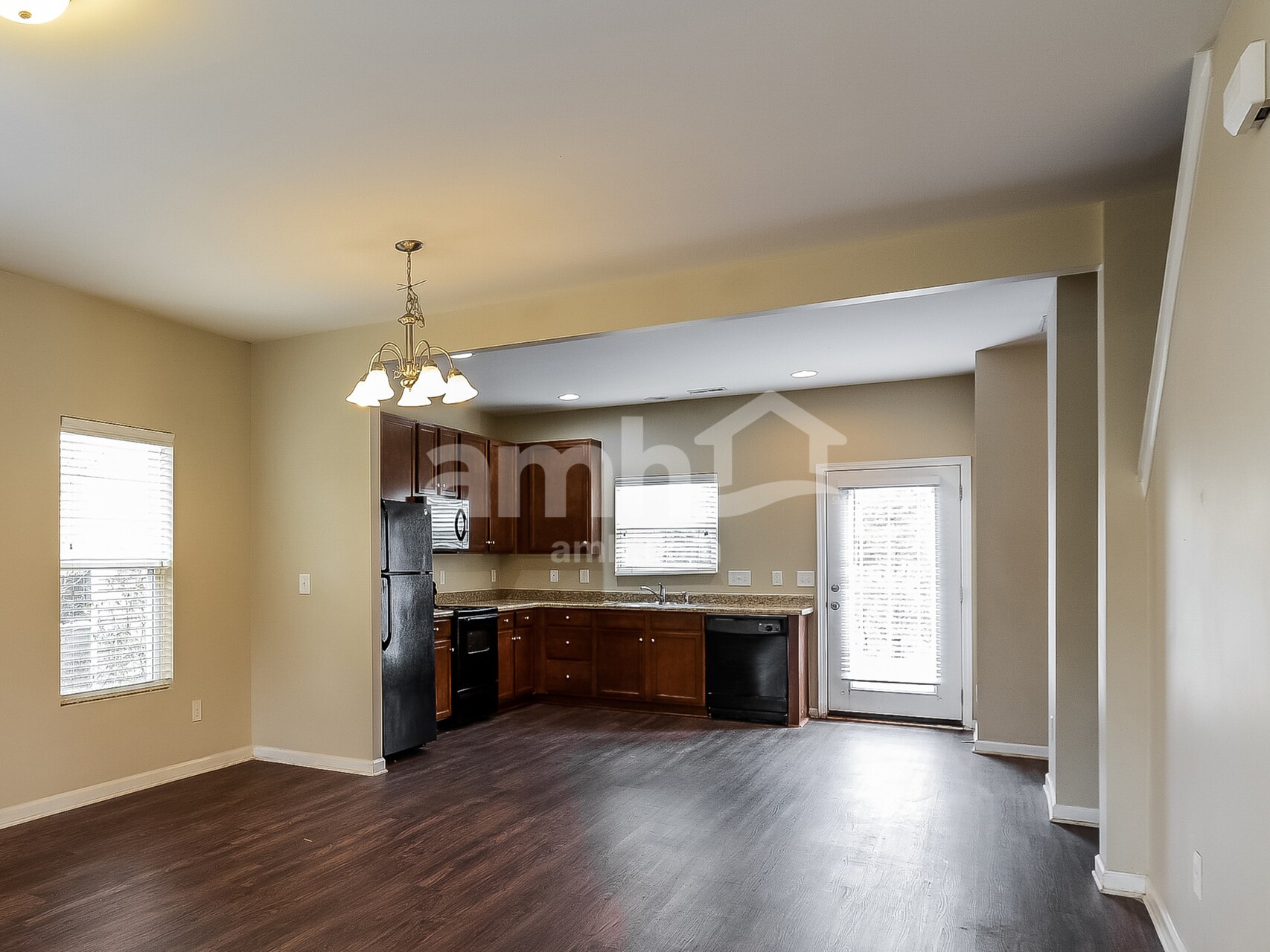 Building Photo - 4275 Oak Pointe Dr