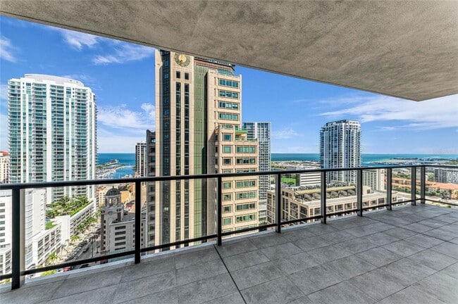 Building Photo - 275 1st Ave S