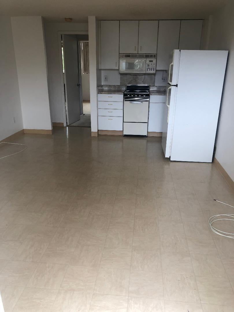 Building Photo - 2860 Waialae Ave