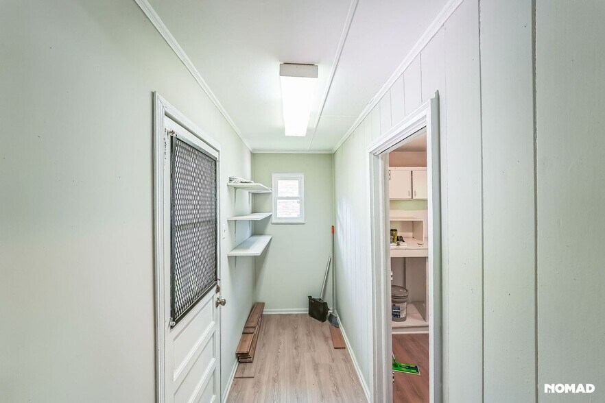 Building Photo - 2257 Collins Dr