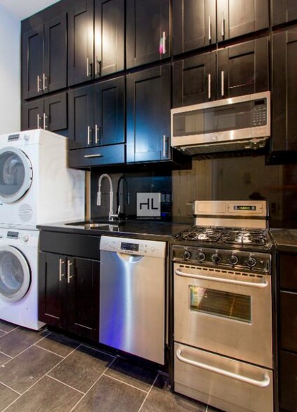 Building Photo - W 14TH ST.