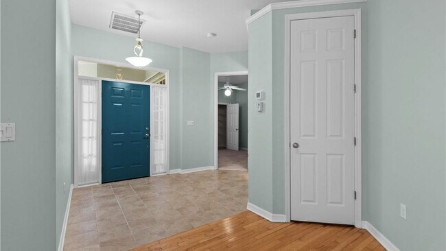 Building Photo - 11910 Seabreeze Cove Ln