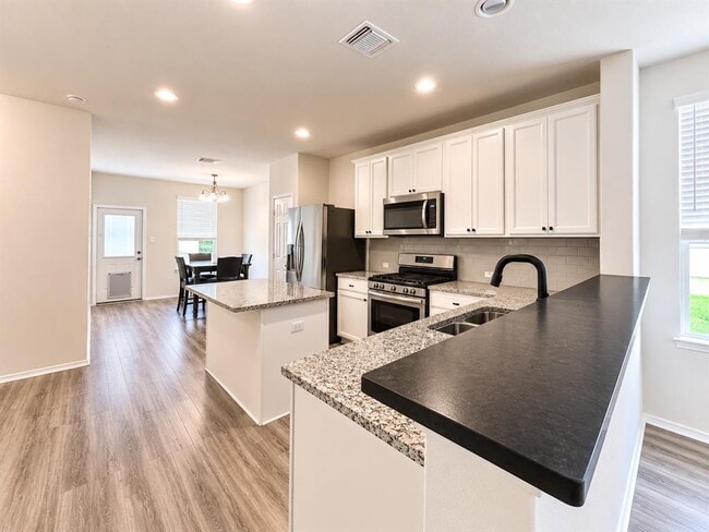 Building Photo - 220 Pepperbark Loop