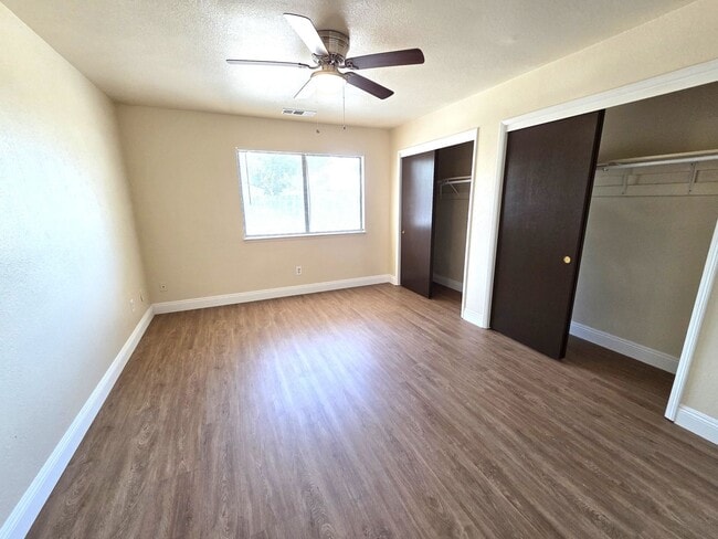Building Photo - Large 3 Bedroom 2 Bath Home by Westfield School