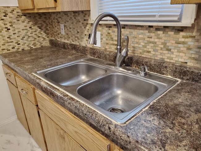 Building Photo - 8224 Riverdale St