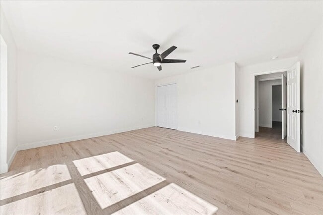 Building Photo - Stunning Newly Rehabbed Single-Family Home — Modern Design • Near Beach, Shopping & Dining!