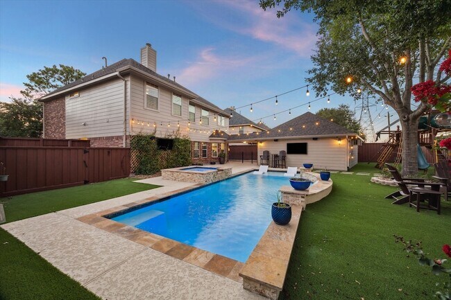 Building Photo - 2350 Seamist Cir