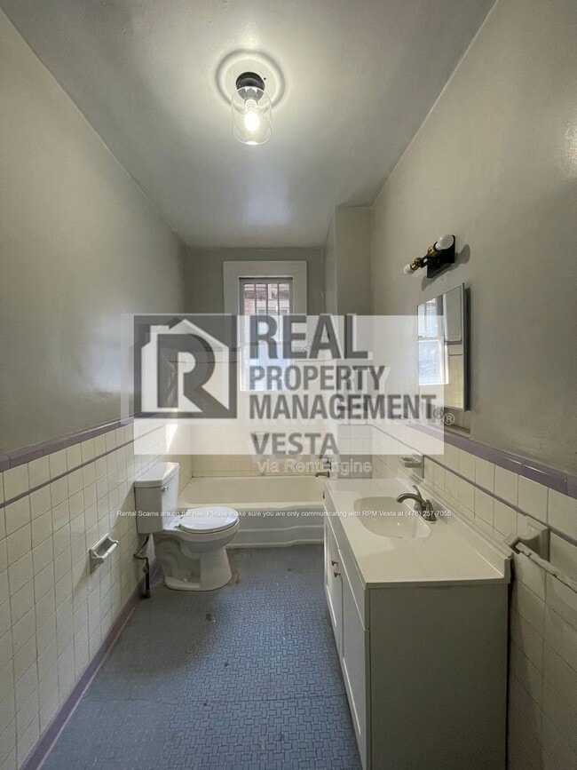 Building Photo - 2694 Cherokee Ave