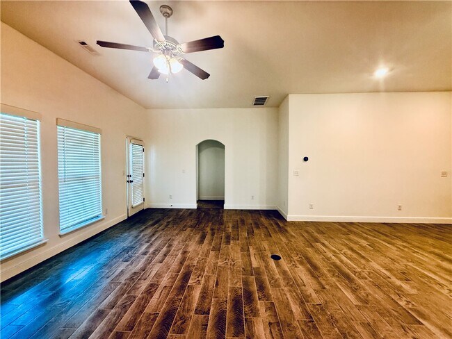 Building Photo - 424 NW 59th Ave