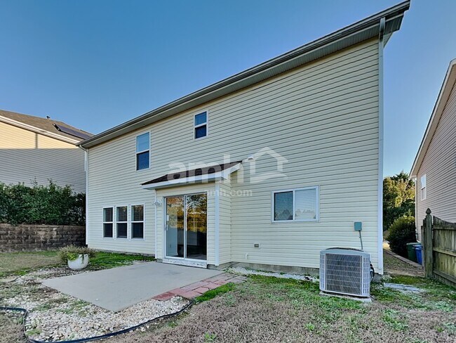 Building Photo - 204 Edgecroft Way