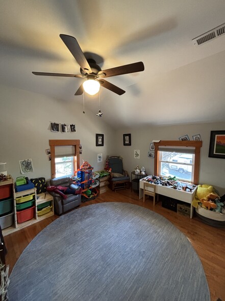 Building Photo - 13 Ruslan Dr