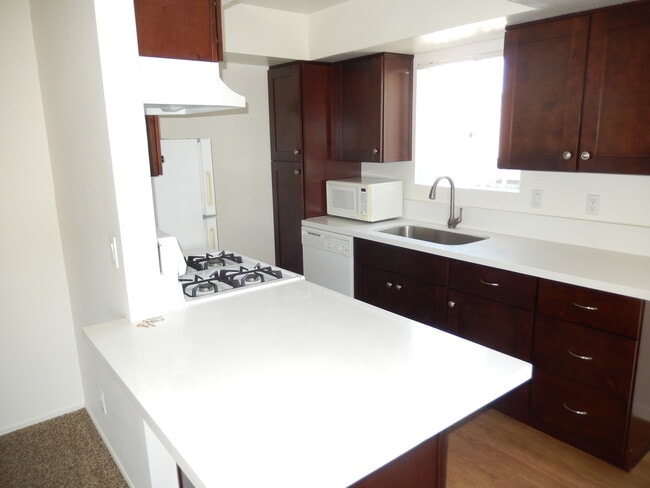 Building Photo - 2 Bed, 1 Bath in Highly Desired North Park!