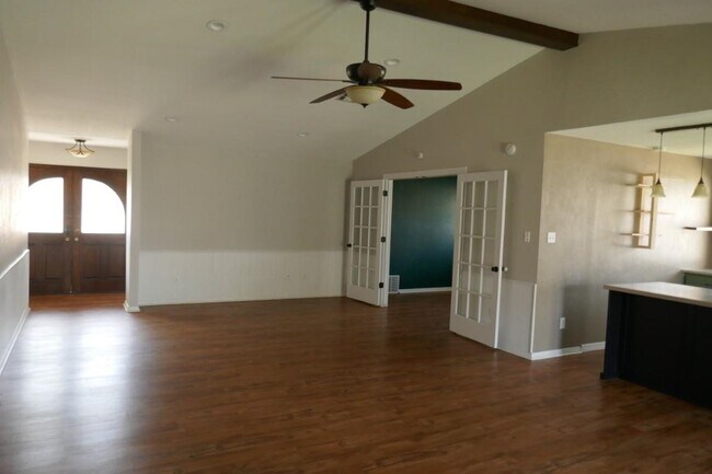 Building Photo - 2315 NE Village Dr