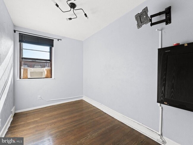 Building Photo - 6643 Algard St