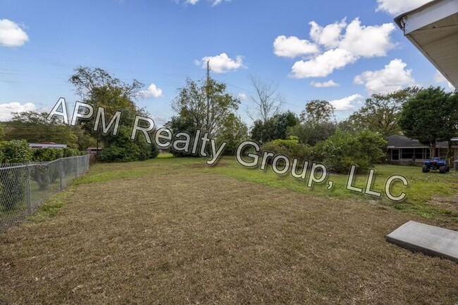 Building Photo - Brand new three bedroom house.