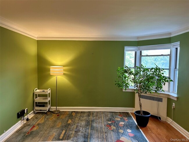 Building Photo - 474 W 238th St