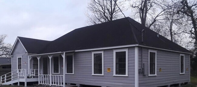 Building Photo - 1875 Trinidad St