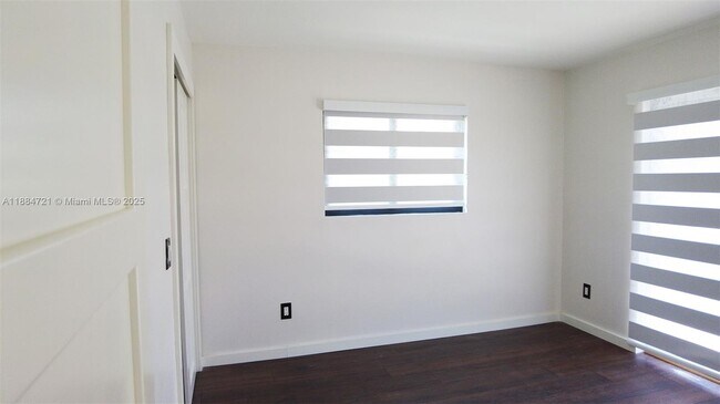 Building Photo - 1415 W Camino Real