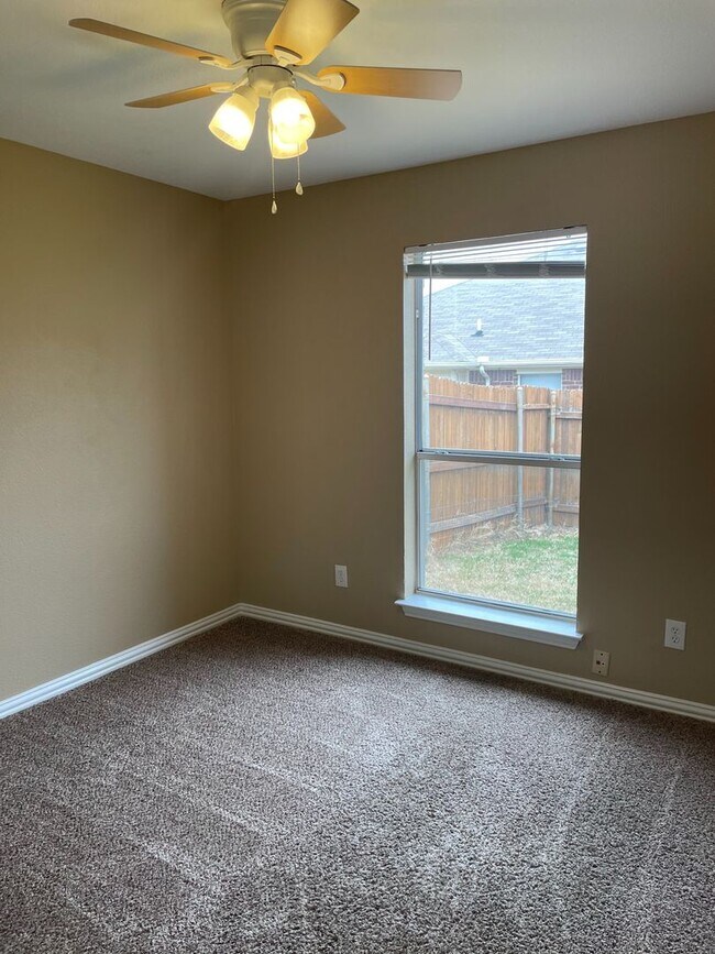 Building Photo - 991 Sierra Vista Ct