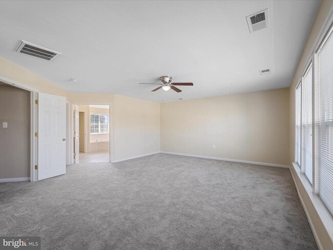 Building Photo - 207 MacKenzie Ln