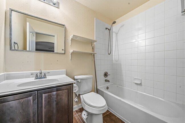 Building Photo - 2403 Summers Glen Ct