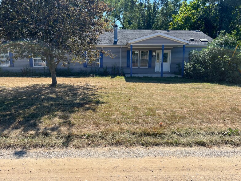 Primary Photo - 420 Decker St