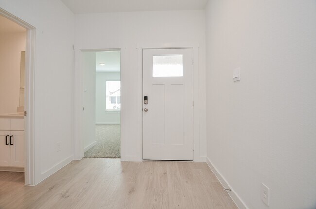 Building Photo - 7831 Sanremo Dr