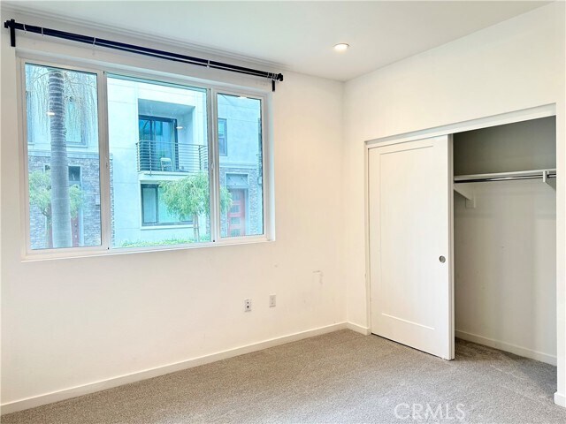 Building Photo - 126 Schick
