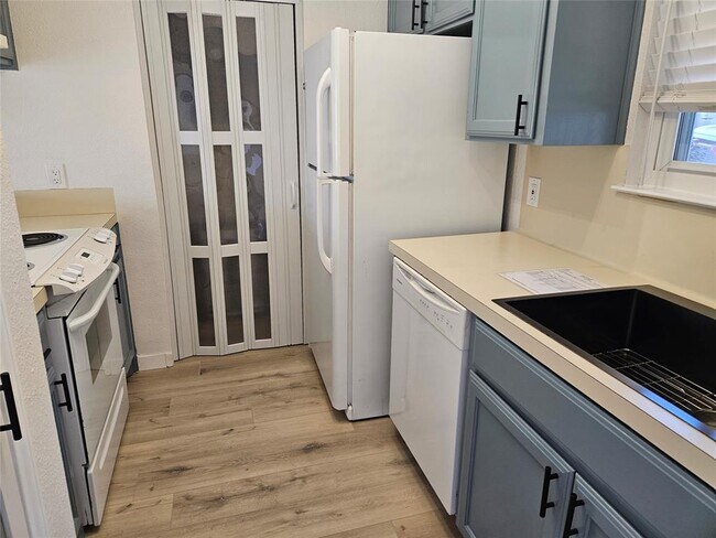 Building Photo - 6806 Old Quarry Ln