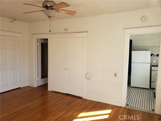 Building Photo - 323 W 4th St