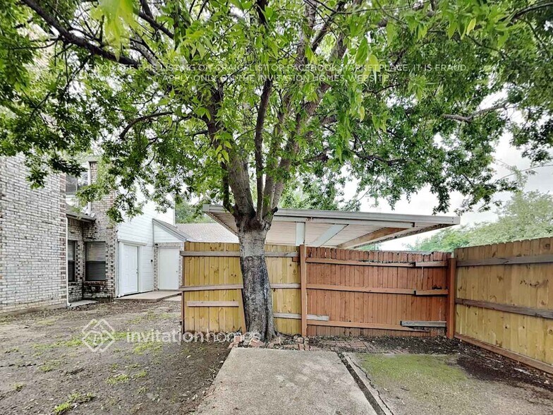 Building Photo - 2036 Pheasant Dr