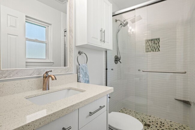 Building Photo - 4570 Yacht Harbor Dr