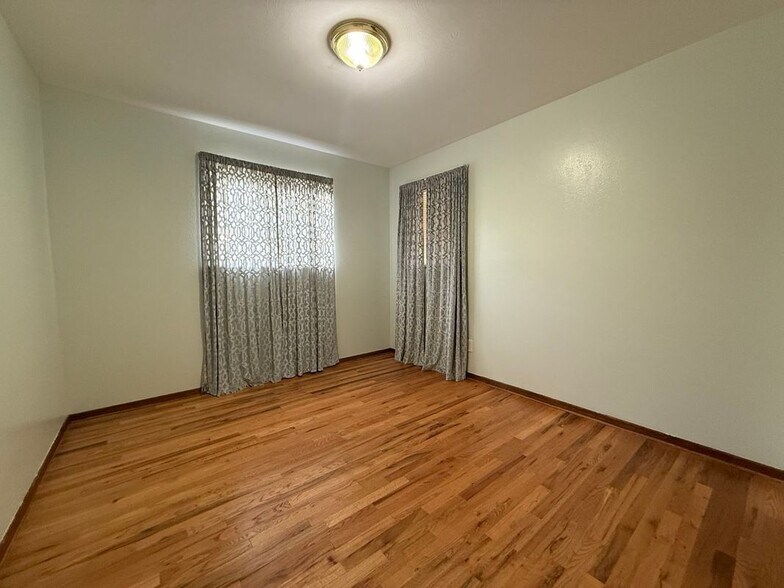 Building Photo - 1231 S Marshall St