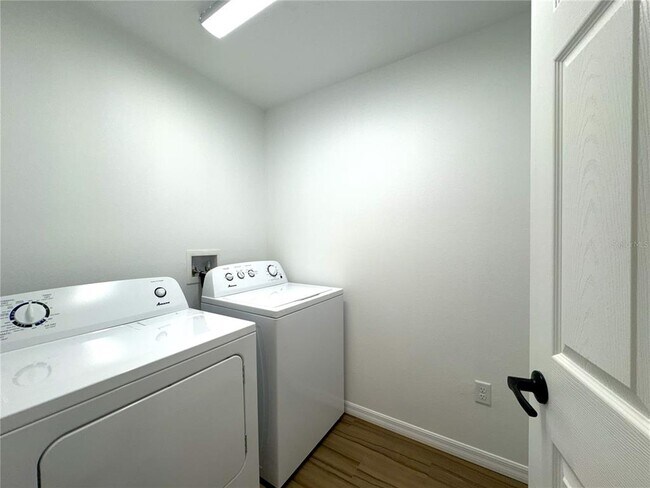 Building Photo - 8789 E Albertson Ct