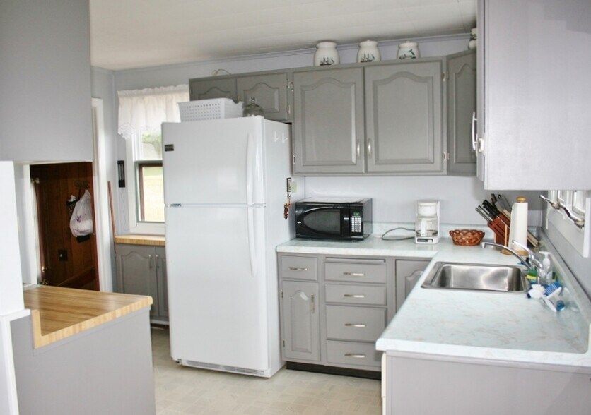 Building Photo - 652 Jerry Brown Farm Rd