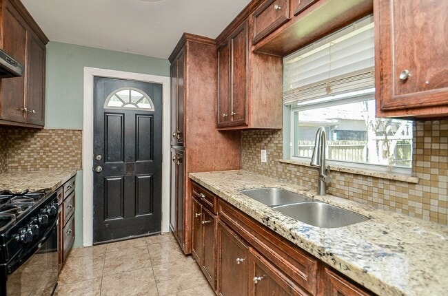 Building Photo - 7707 Scanlock St